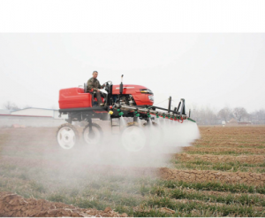 Self-propelled rod sprayer