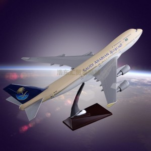 Decorative Airplane Model Simulation Aircraft Model Factory OEM SAUDI ARABIAN Airlines Boeing 747 Resin