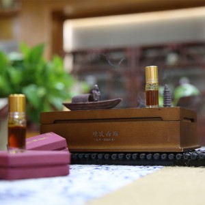 new hot sale cheap price agarwood essential oil