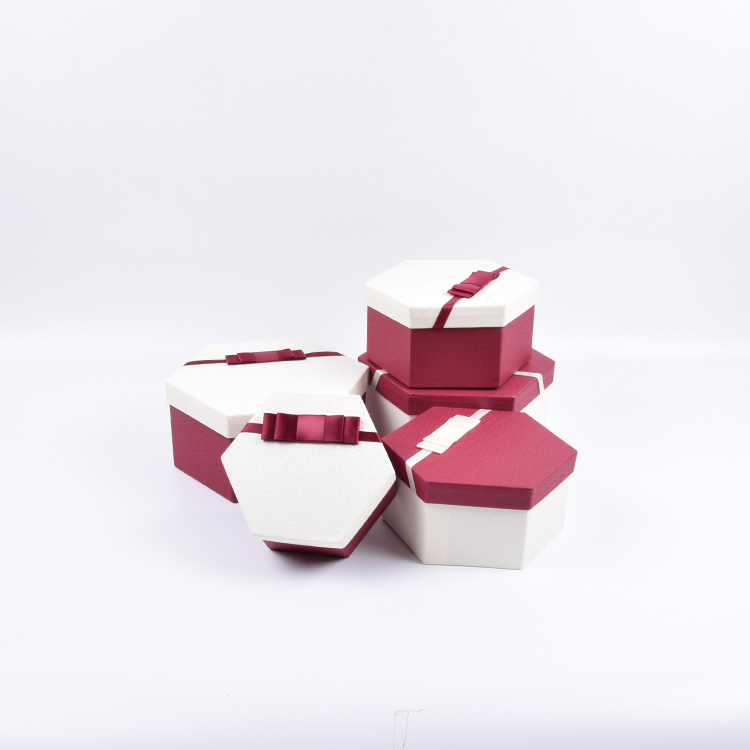 Custom-sugar-ring-creative-large-diamond-packaging(2).jpg