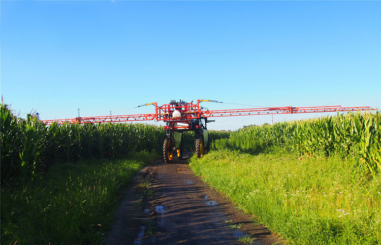 Sprayer-machine-Large-agricultural-tractor-boom-sprayer (4).jpg