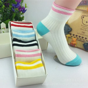 Hot Selling New Design Gift Box Socks Cotton Gift Set Sports Socks For Ladies For Winter