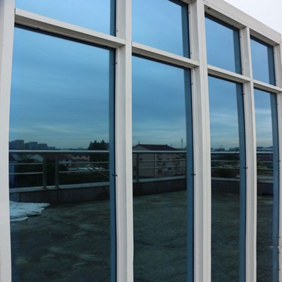 Unidirectional perspective glass