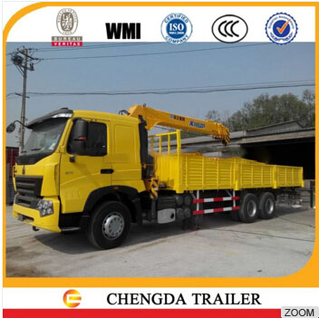 Sinotruk Howo /a7 cargo truck with XCMG crane