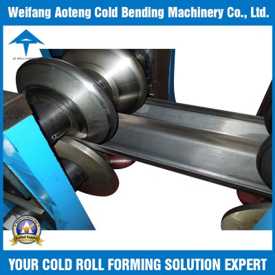 Highway guardrail roll forming machine