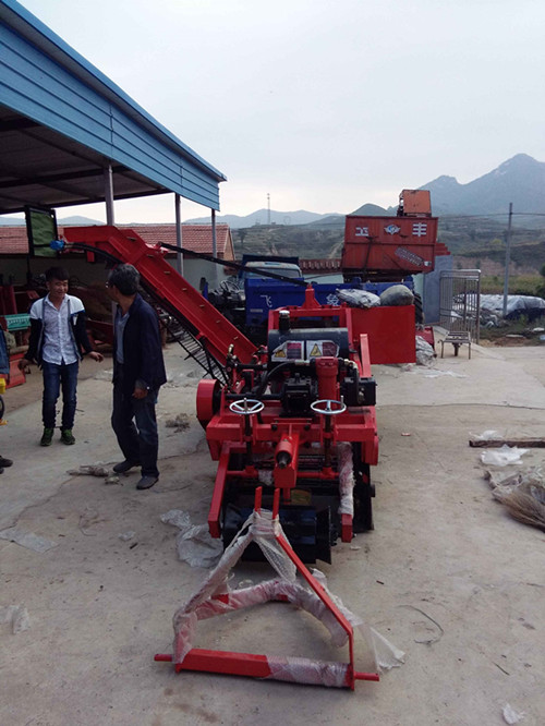 Automatic Loading Potato Harvester