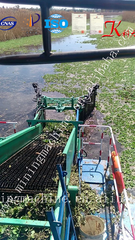 Water Hyacinth Collection Harvester Boat