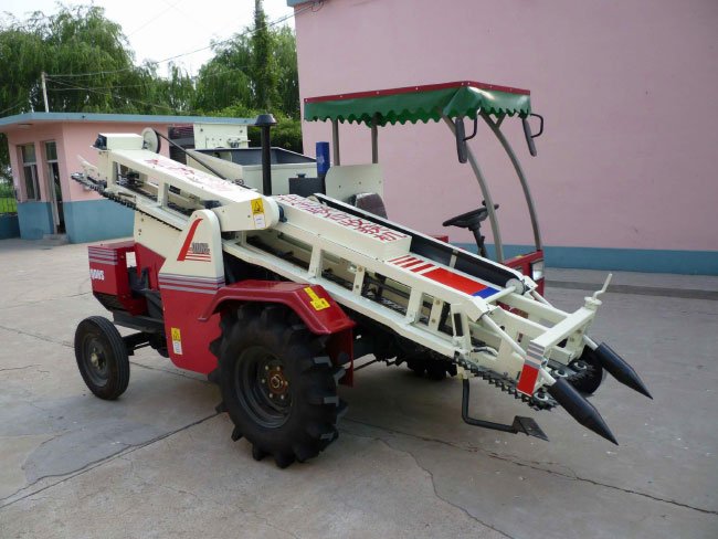 2015 New Type Peanut Harvester Hot Sale in Iran