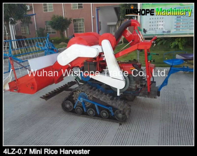 9.7kw Power Engine 0.8kg/S Feeding Capacity Mini Rice Harvester