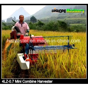 0.7kg/S Feeding Capacity Mini Rice Combine Harvester on Sale